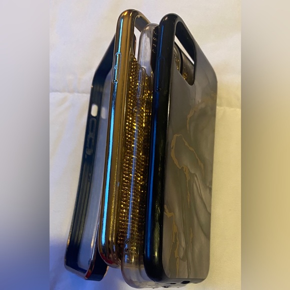 IPHONE 11 phone cases LOT 4 case only 13.00 great condition all4pc$13.00Special - Picture 2 of 11